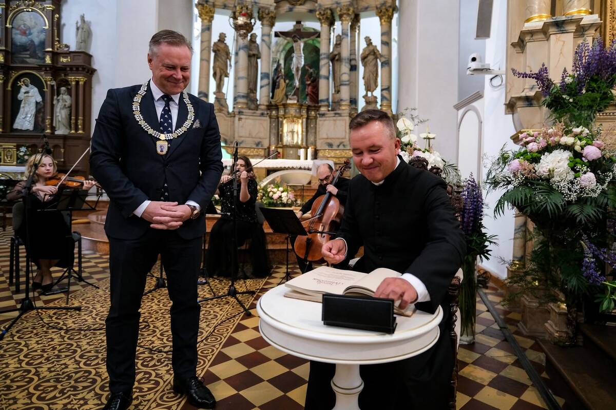 Karoliui Petravičiui suteiktas Kretingos rajono Garbės piliečio vardas