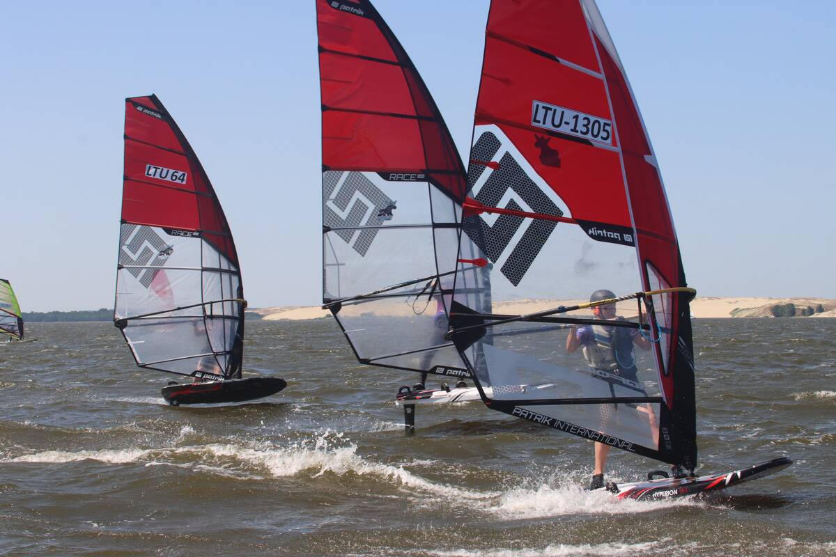 Nidoje – tradicinė 30-oji „Vėjas galvoje“ slalomo regata