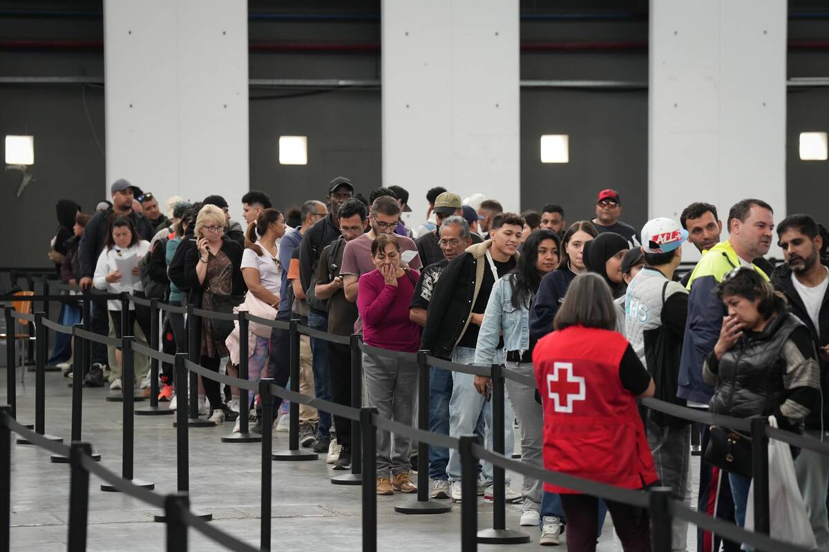 
<span>Ispanijoje dėl masinės legalizacijos kreipėsi daugiau nei milijonas migrantų</span>
