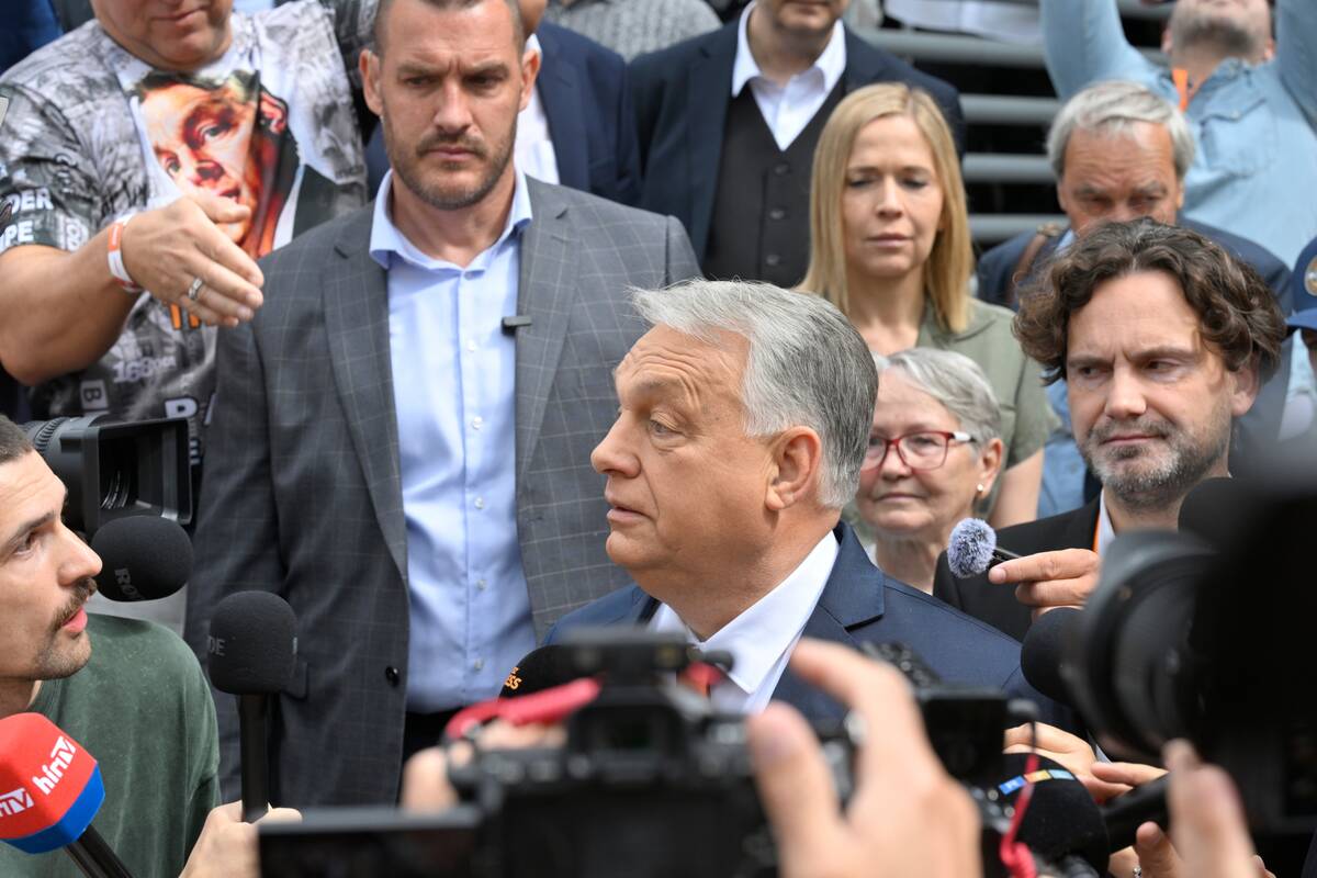 
<span>Žiniasklaida: Viktoras Orbanas po pralaimėjimo rinkimuose perrinktas partijos „Fidesz“ pirmininku</span>
