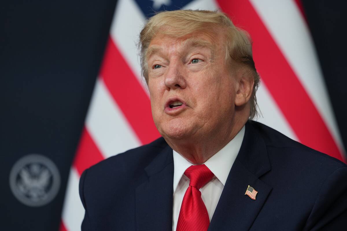 
<span>Trumpas: greitai galėsime atnaujinti sankcijas Rusijos naftai</span>
