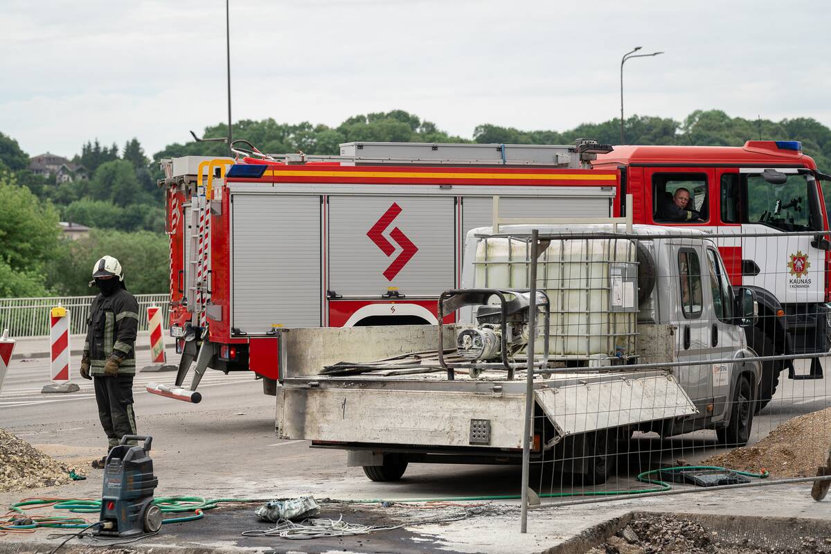 Miesto centre užsidegė kelininkų generatorius