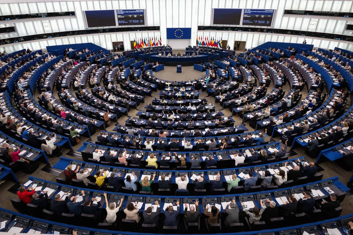 
<span>EP patvirtino migracijos reformą, apimančią grąžinimo centrus</span>
