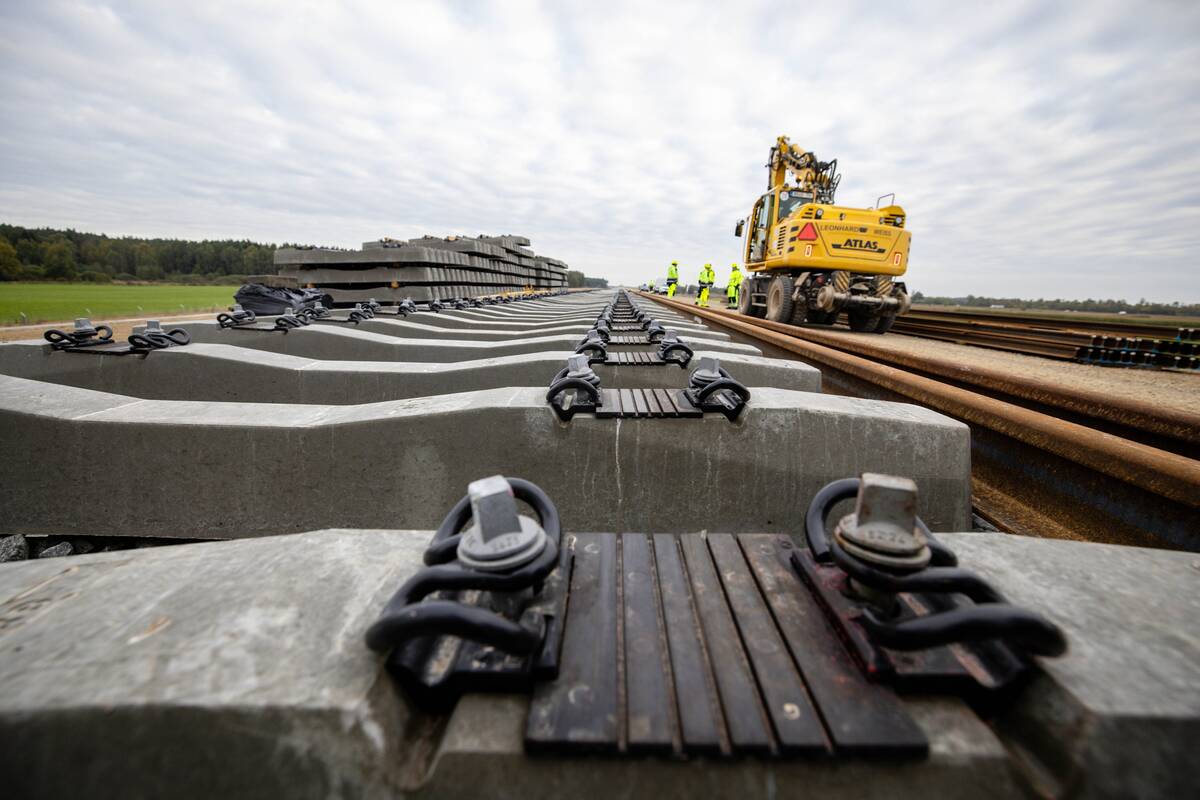 
<span>Latvijos ministras: „Rail Baltica“ projektą galima įgyvendinti tik ES lėšomis</span>
