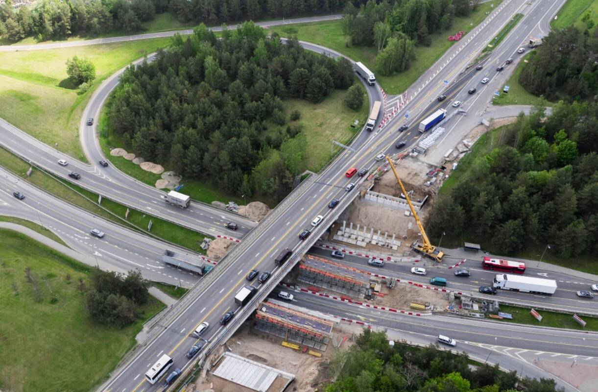 
<span>Dėl Gariūnų viaduko statybų ketvirtadienį bus ribojamas eismas Vilniaus kryptimi</span>
