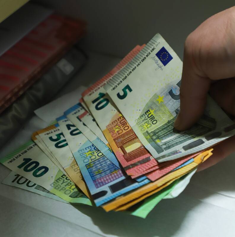 Svarbu: ilgainiui padidinti pinigų vertę ir visiškai eliminuoti infliacijos poveikį gali padėti investicinės priemonės.