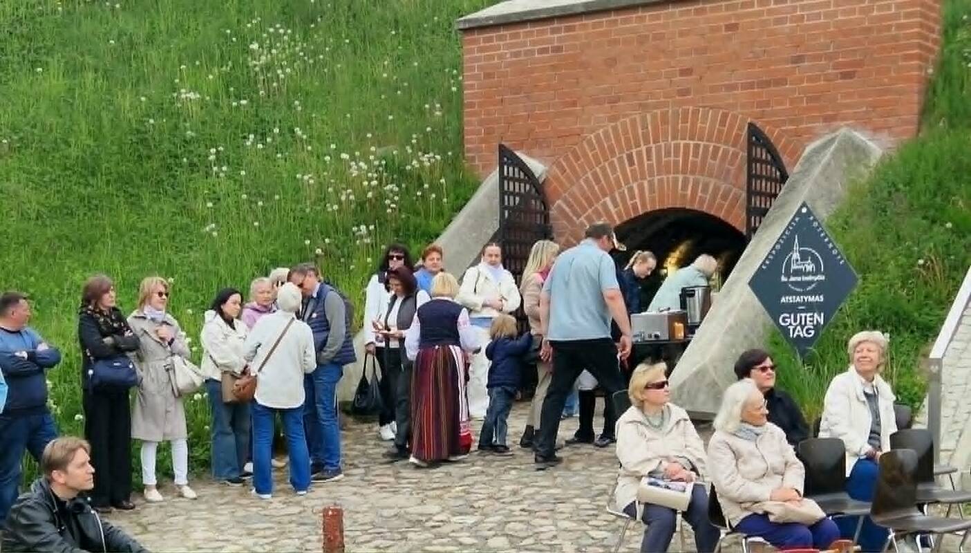 Įdomybės: pirmąją poternos lankymo sezono dieną ją apžiūrėjo trys grupės klaipėdiečių.