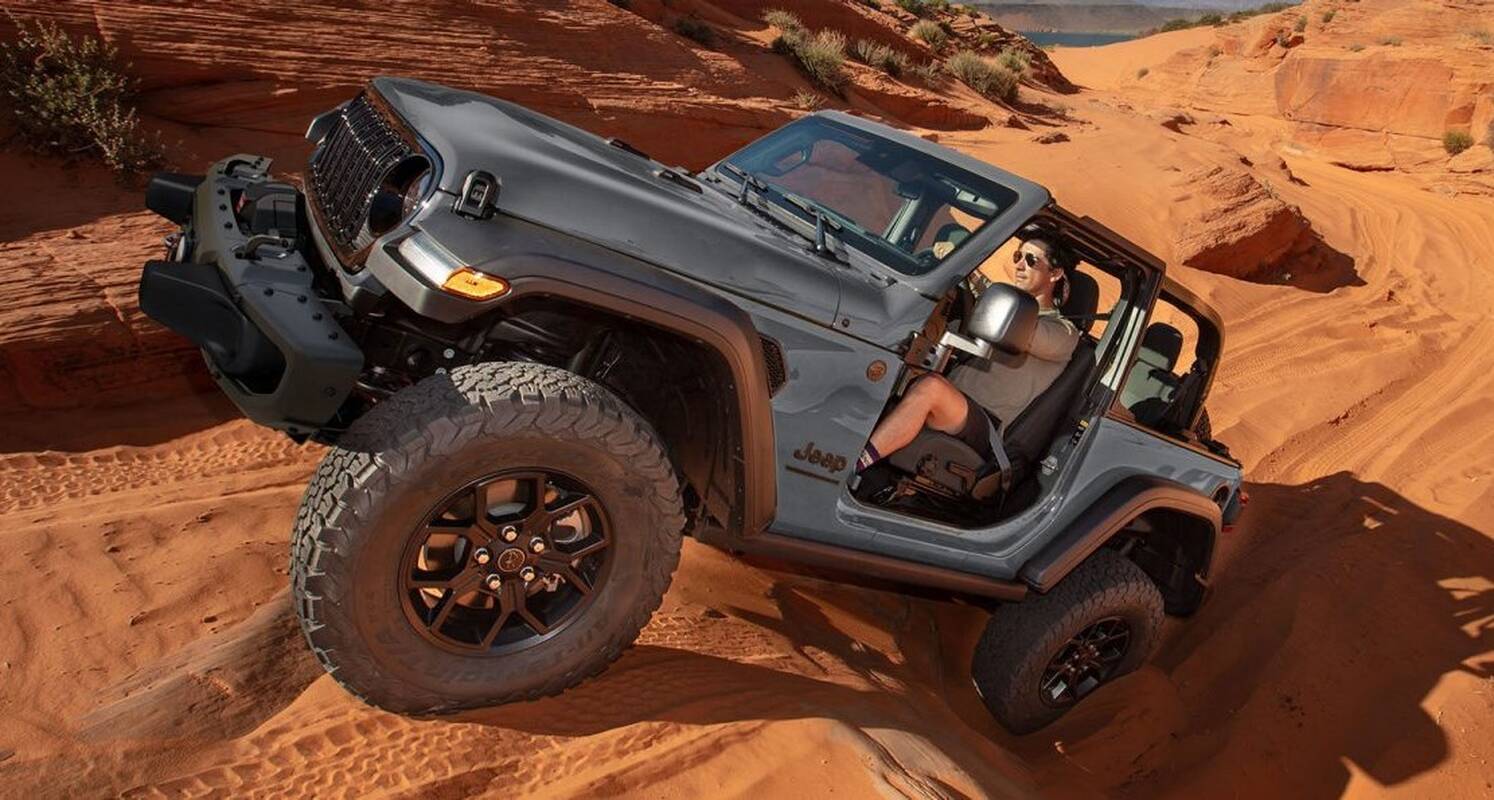 Brokas: paaiškėjo, kad kai kurių beveik naujų „Wrangler“ elektrohidraulinė vairo stiprintuvų sistema – nesaugi.