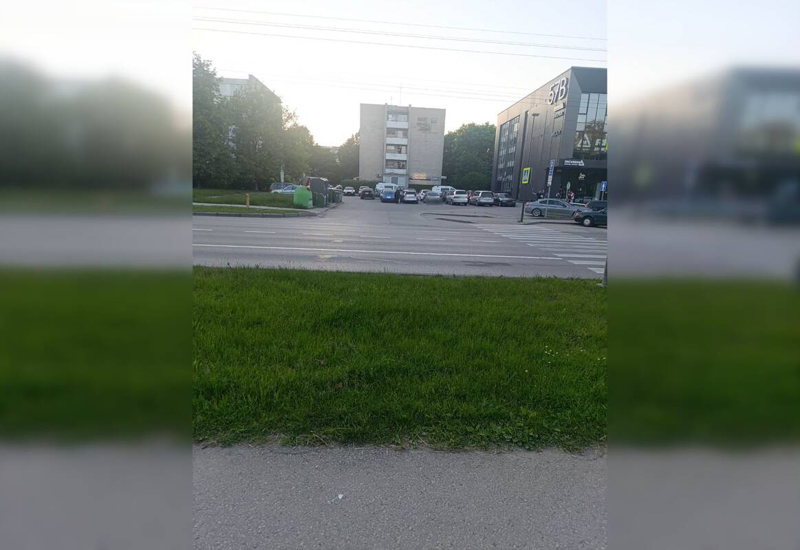 
<span>Į Dainavos mikrorajoną konflikto spręsti atvykusiems policininkams įkliuvo vyras su narkotikais</span>
