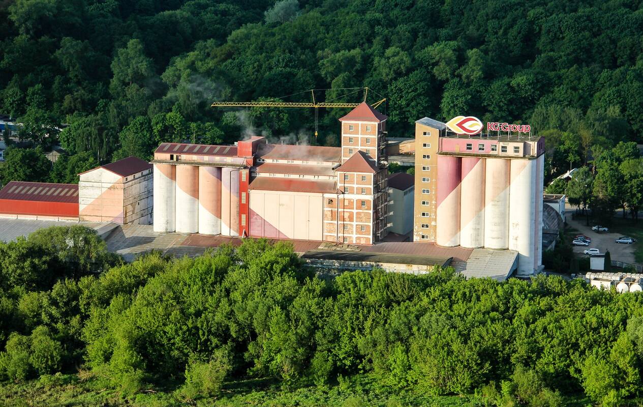 
<span>Vienas „Akola Group“ vadovų: svarstoma iš Kauno iškelti pašarų gamybą</span>
