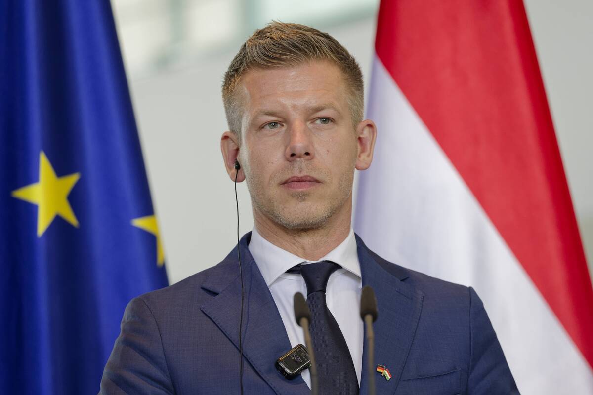 
<span>Vengrija leido atblokuoti ES paramą ginklams Ukrainai</span>
