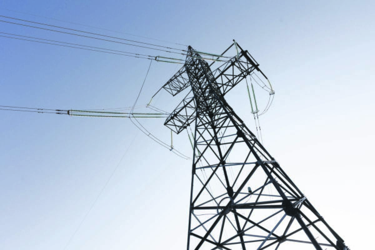 Aplinkybės: jei birželis šiltas ir sausas, gali augti elektros vartojimas vėsinimui, o mažiau kritulių Šiaurės regione gali riboti hidroelektrinių elektros gamybą.