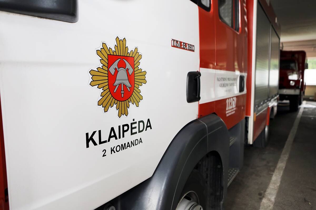 
<span>Klaipėdoje – du gaisrai per dieną: užsidegė laivas ir elektros skydinė laiptinėje</span>
