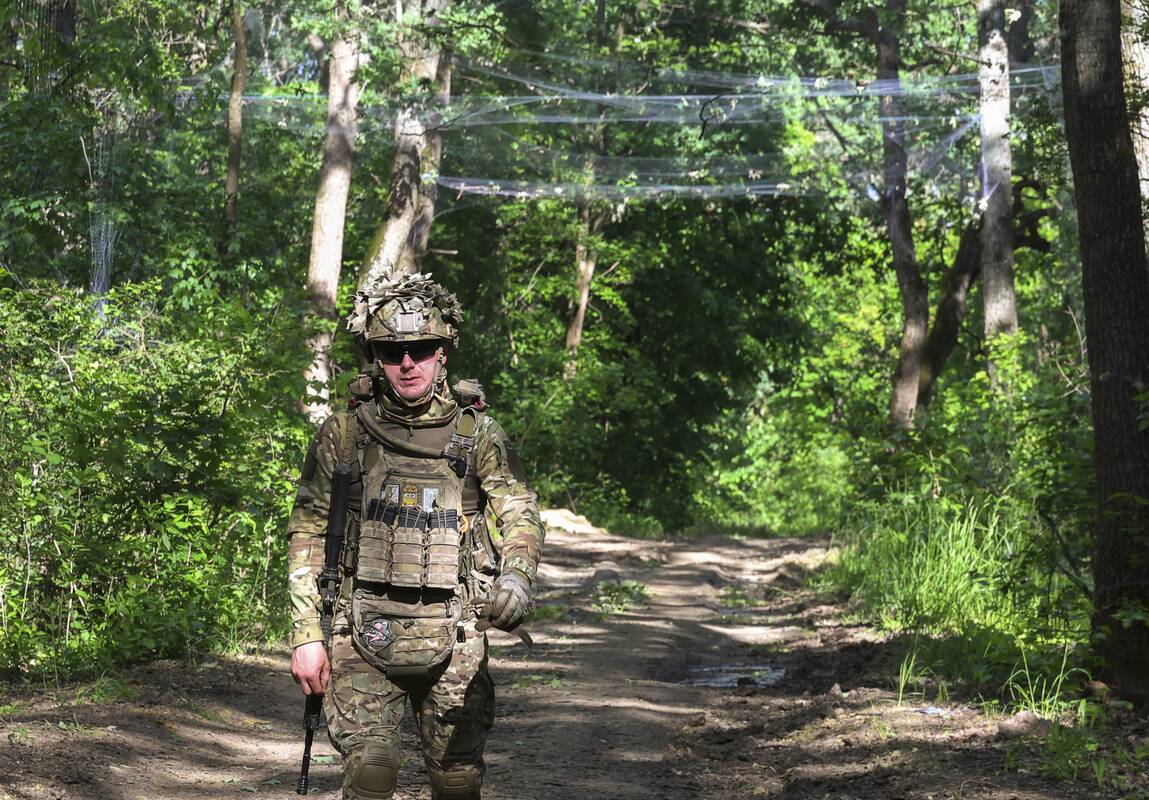 
<span>Ukrainos oro gynyba gegužę perėmė daugiau kaip 57 tūkst. Rusijos raketų ir bepiločių orlaivių</span>
