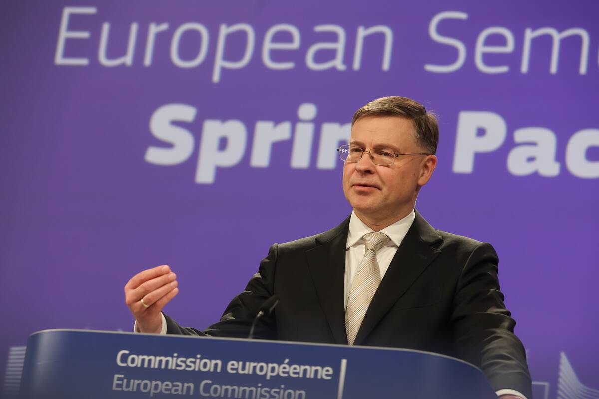 
<span>ES ekonomikos komisaras pasisako prieš sankcijų Rusijai švelninimą</span>

