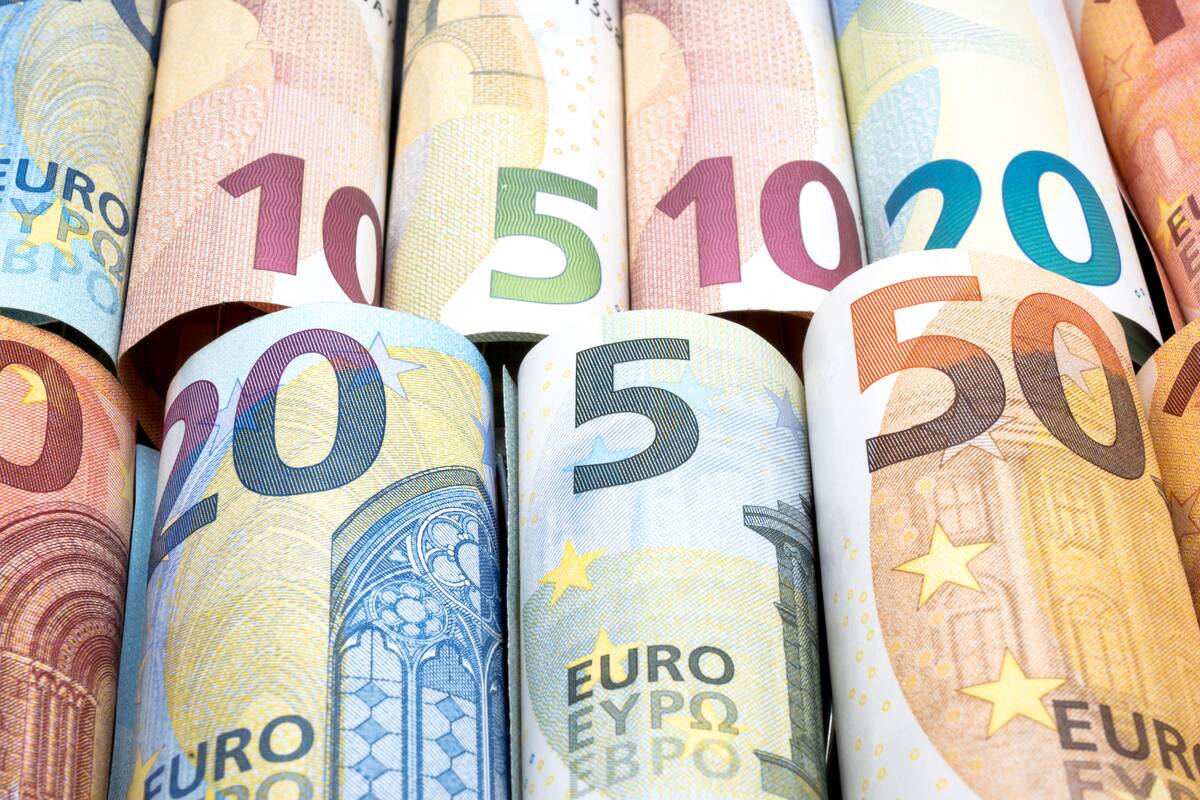 
<span>Karas Artimuosiuose Rytuose skatina infliaciją, ECB gali kelti palūkanas</span>
