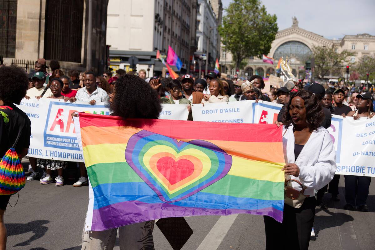 
<span>Dėl ekstremalių karščių Paryžius nurodė atšaukti „Pride“ eitynes</span>
