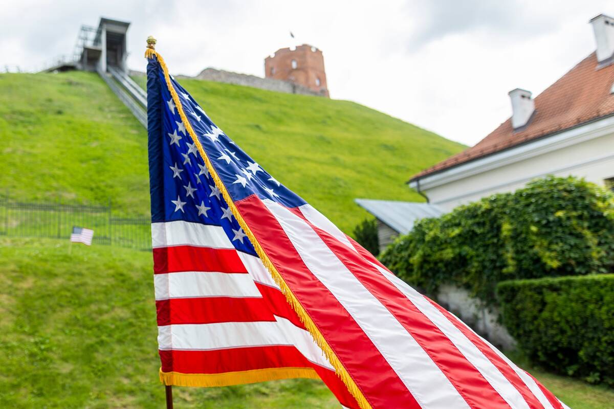 
<span>Trumpas siūlo JAV ambasadoriumi Lietuvoje skirti teisininką Noreiką</span>
