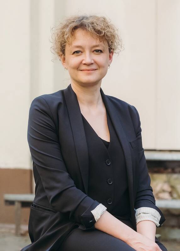 
<span>Ką kritikai dirba visą dieną? </span>
