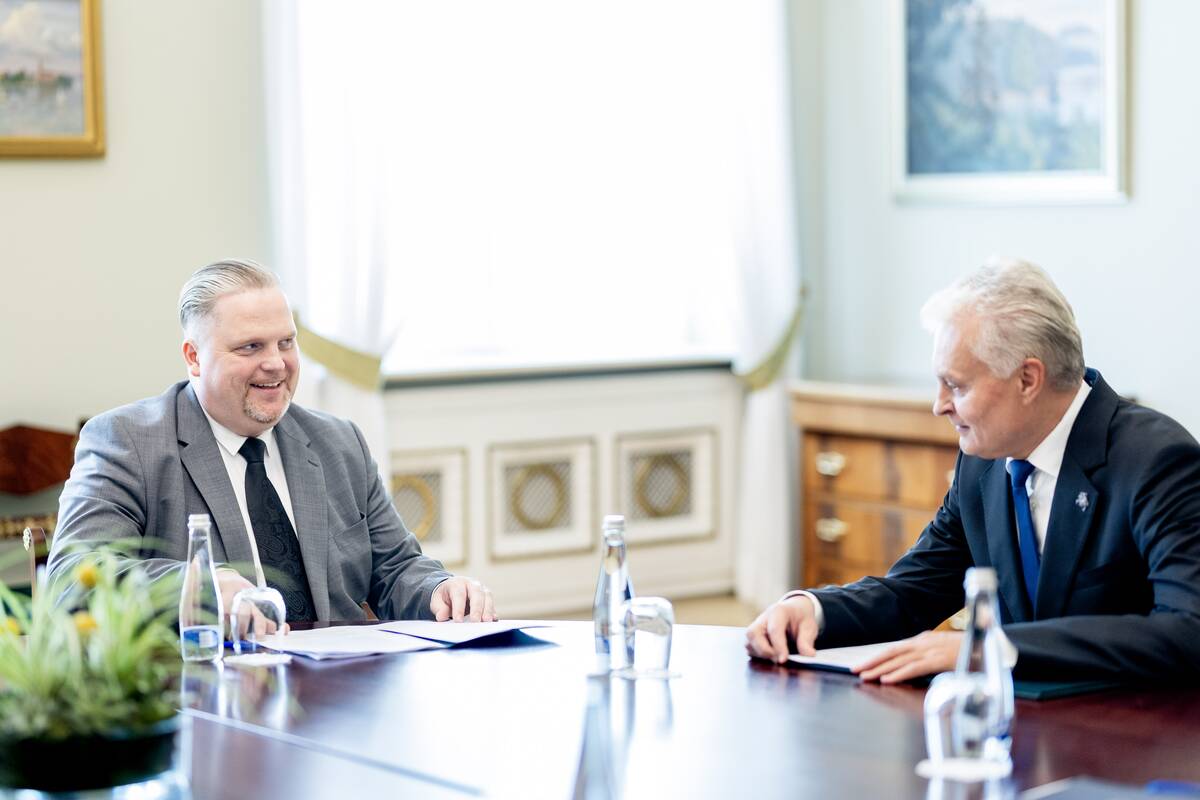 Prezidentas susitiko su kandidatu į finansų ministrus Taurimu Valiu