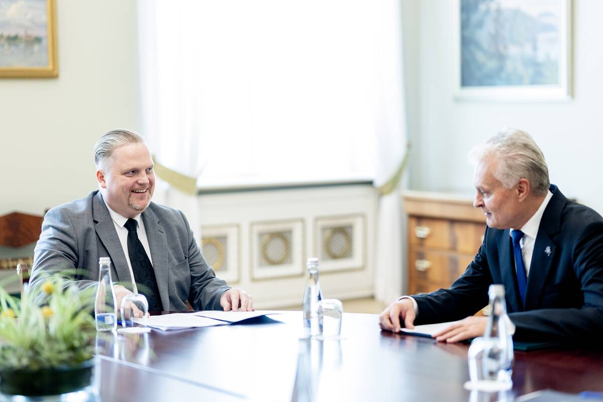 Prezidentas susitiko su kandidatu į finansų ministrus Taurimu Valiu