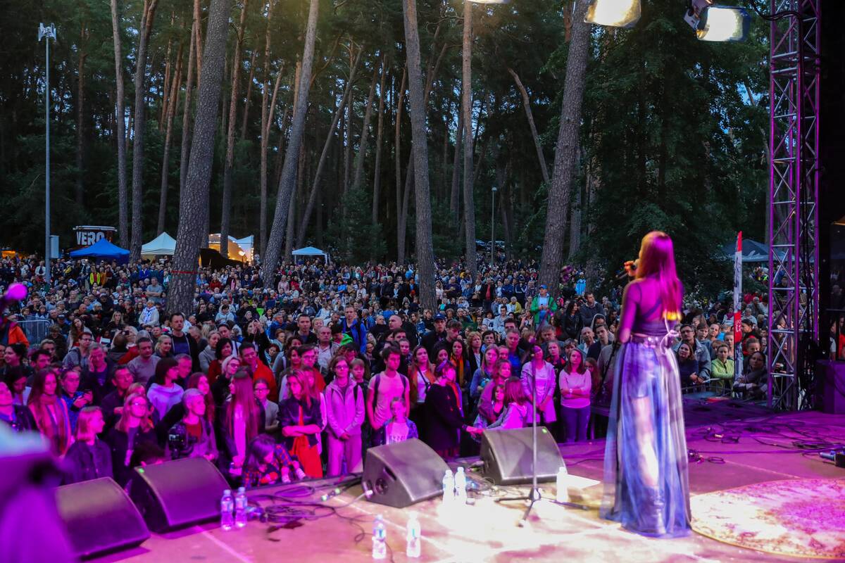 
<span>Kulautuvoje – 26-asis dainuojamosios poezijos festivalis „Akacijų alėja“</span>
