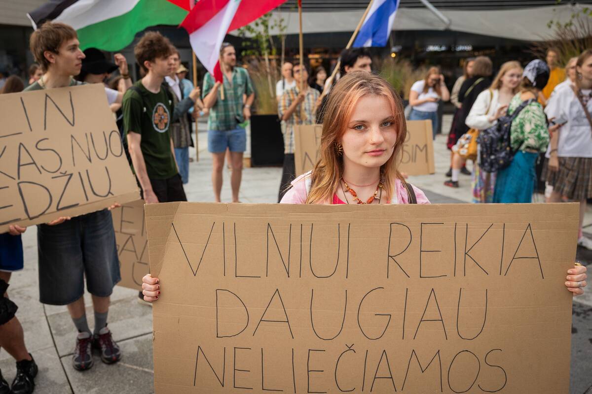 Vilniuje – protestas prieš planuojamą 327 medžių kirtimą ir gamtos niokojimą