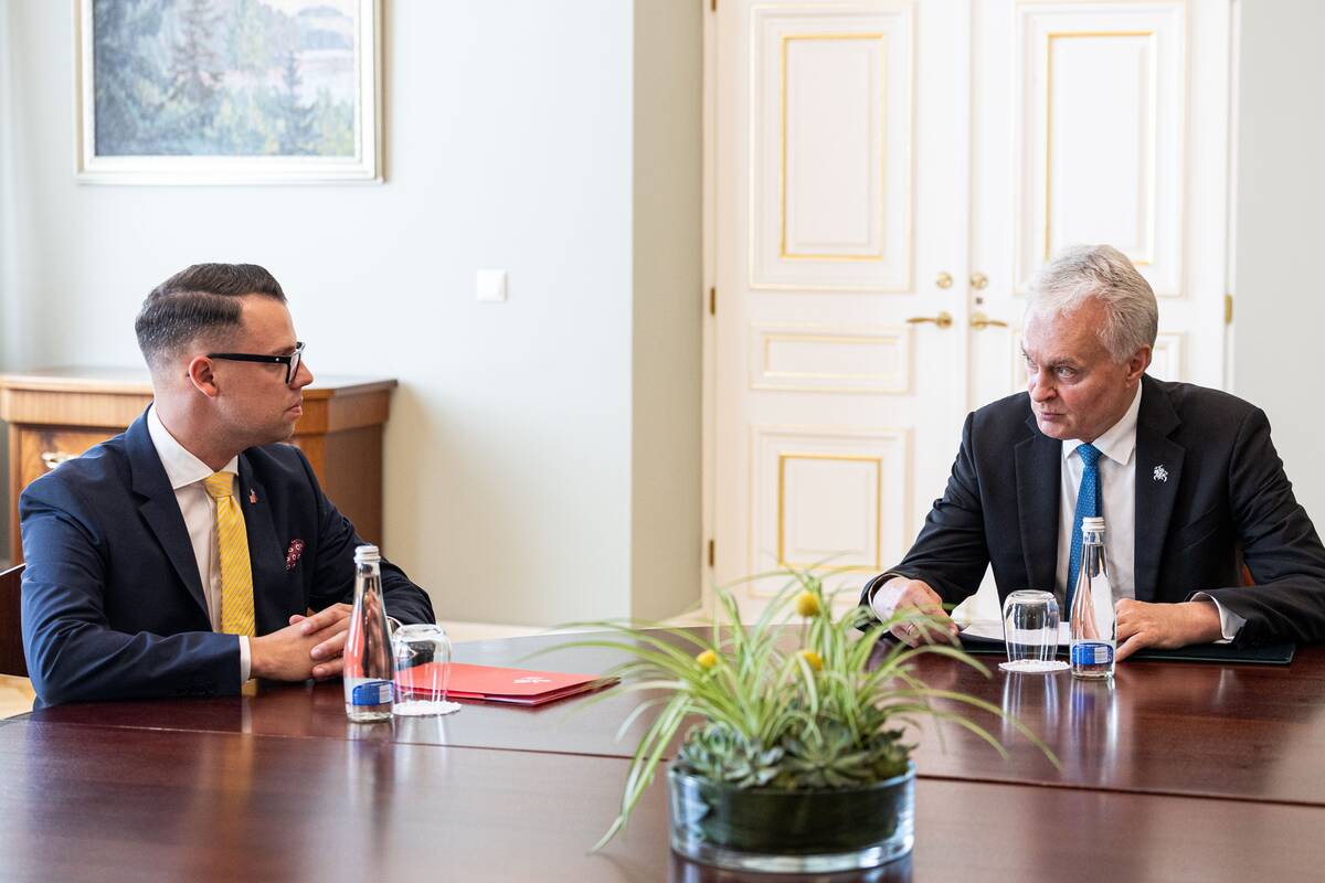 Prezidentas susitiko su kandidatu į kultūros ministrus Luku Alsiu
