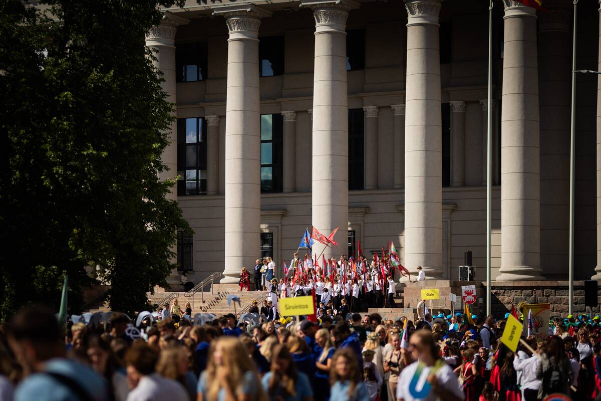 Lietuvos moksleivių dainų šventės eitynės