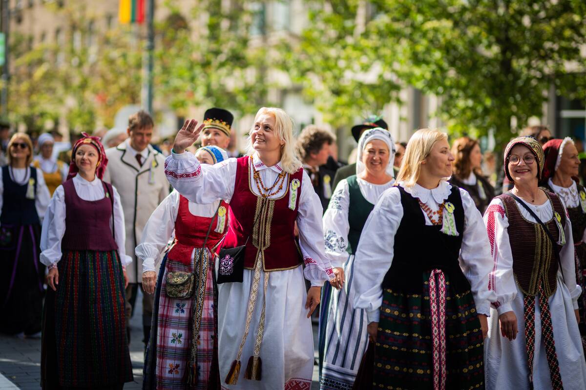 Lietuvos moksleivių dainų šventės eitynės