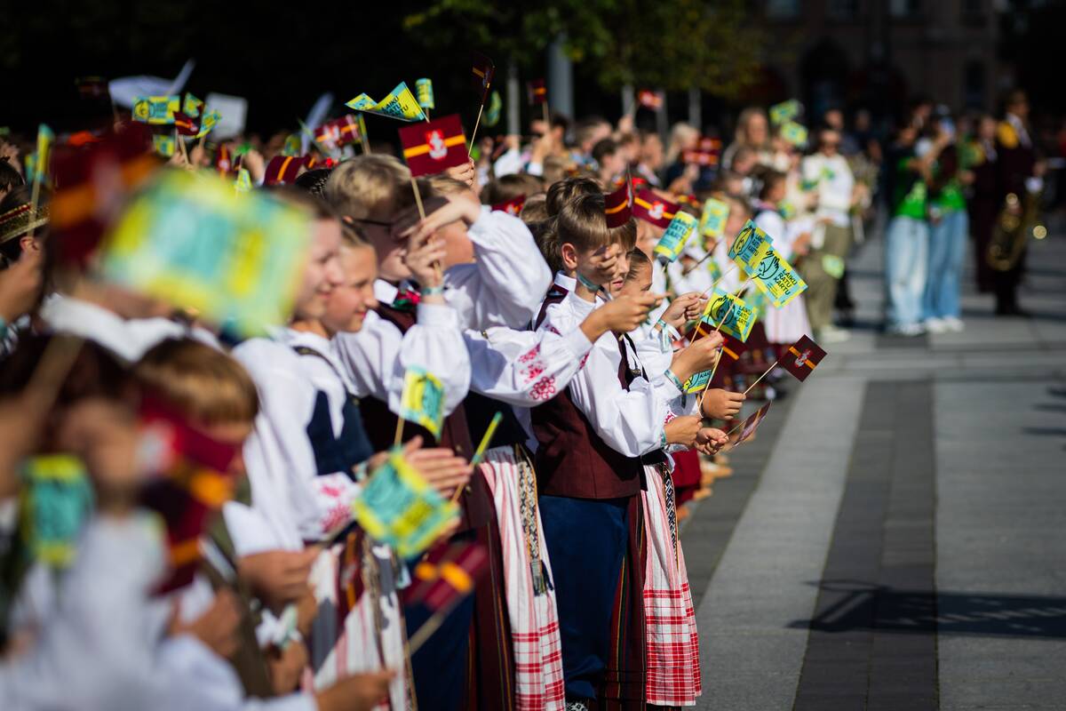 Lietuvos moksleivių dainų šventės eitynės