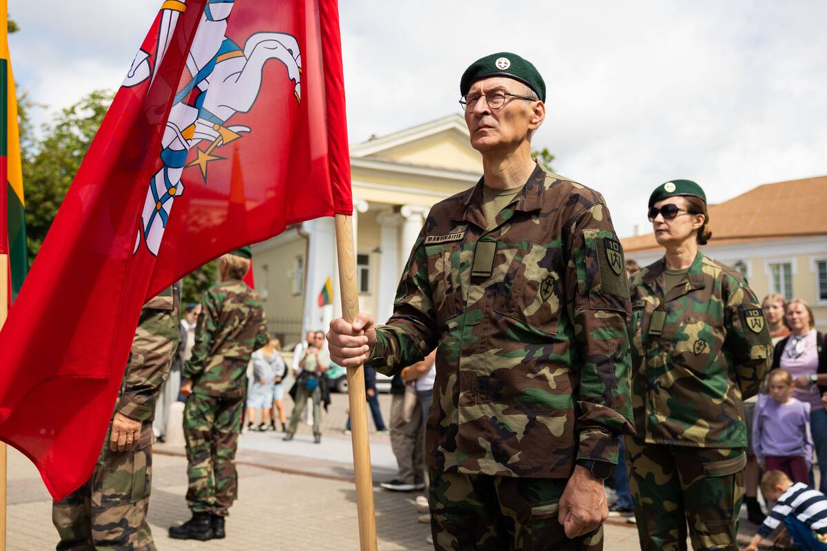 Valstybės vėliavų pakėlimo ceremonija