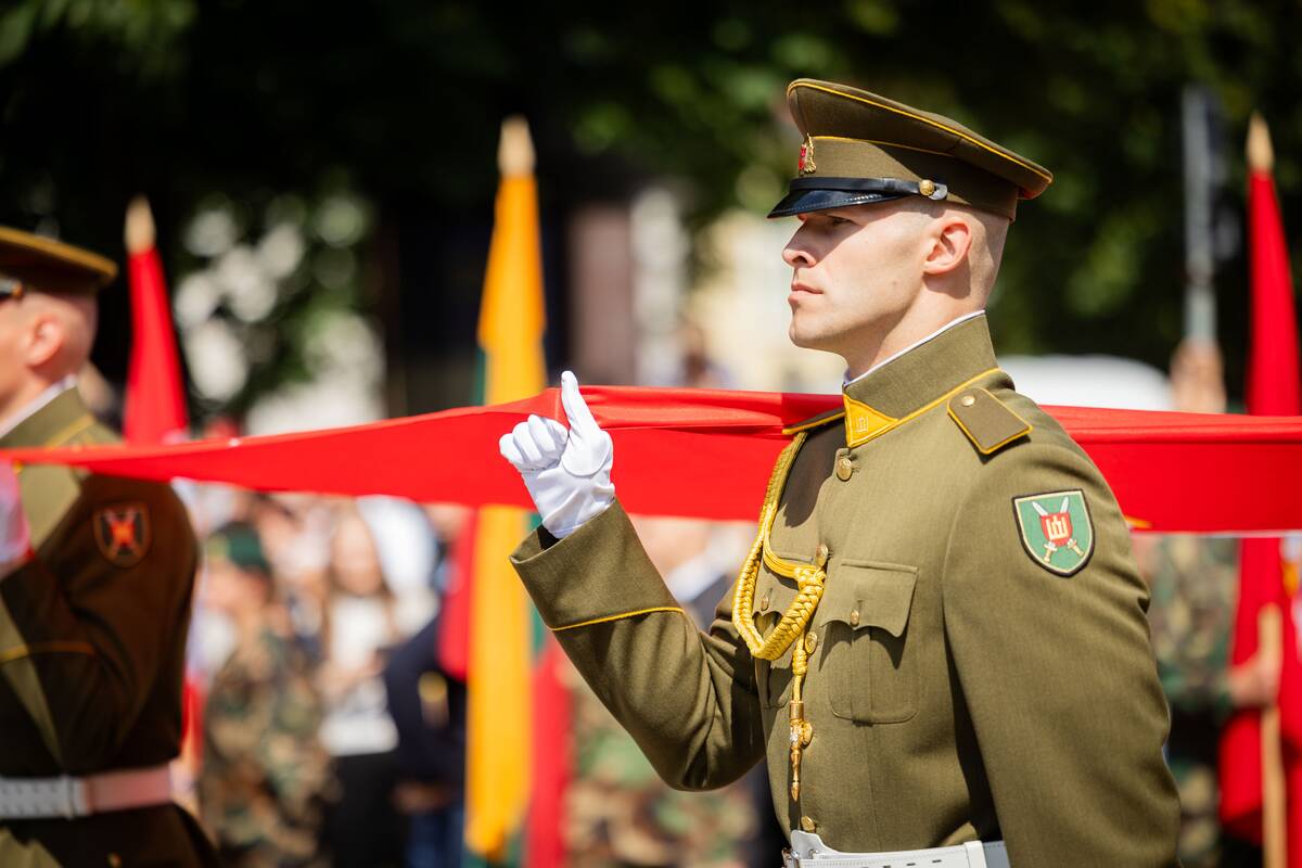 Valstybės vėliavų pakėlimo ceremonija