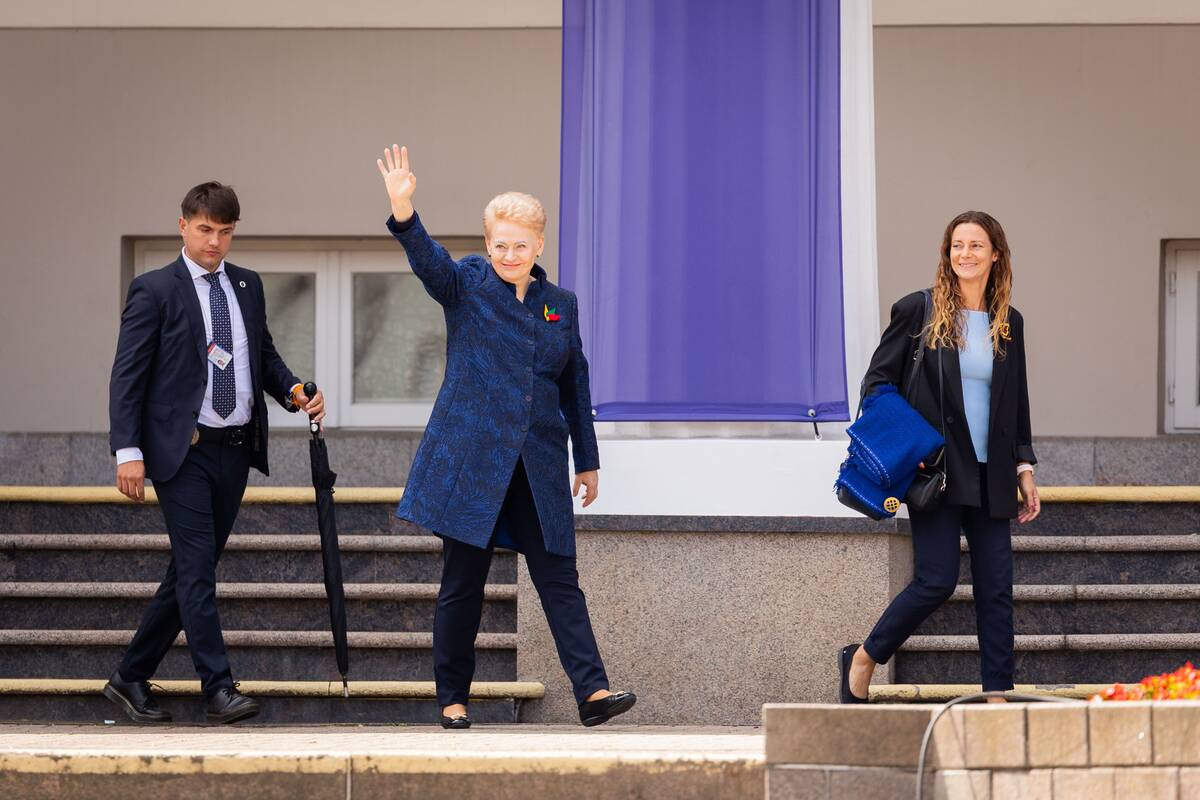 Valstybės vėliavų pakėlimo ceremonija