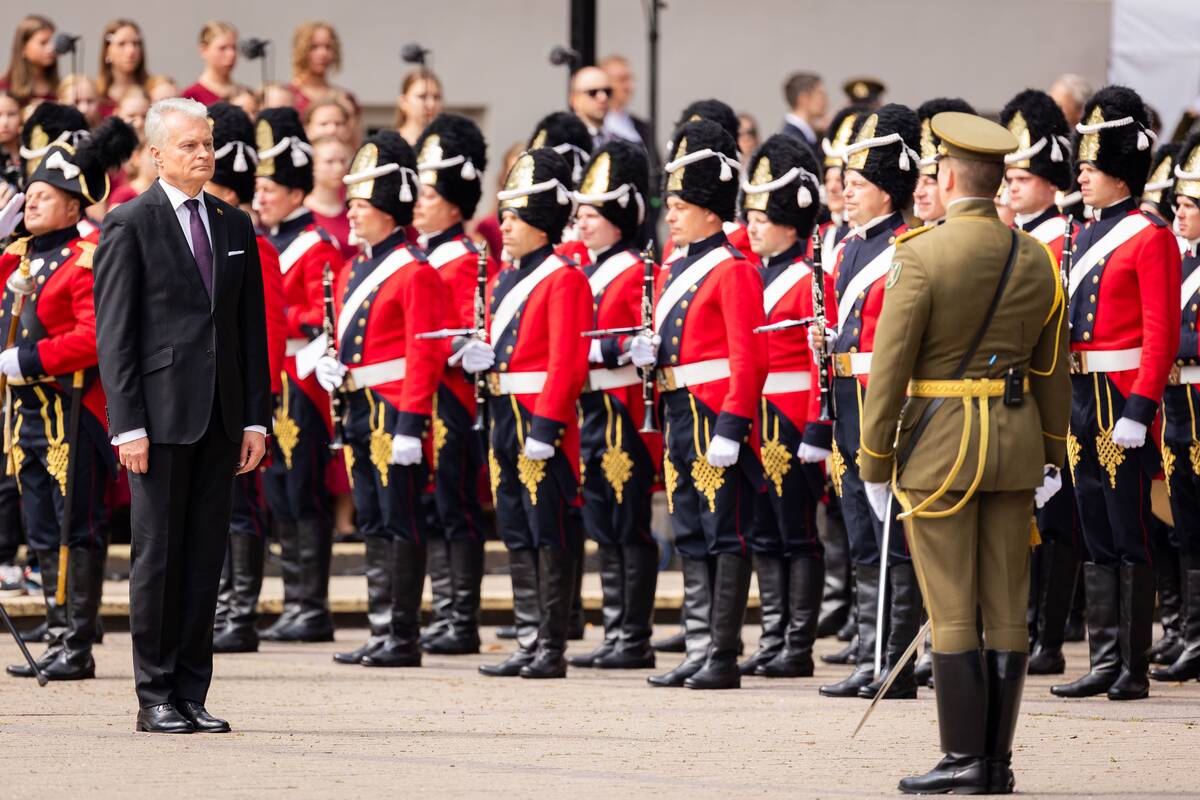 Valstybės vėliavų pakėlimo ceremonija