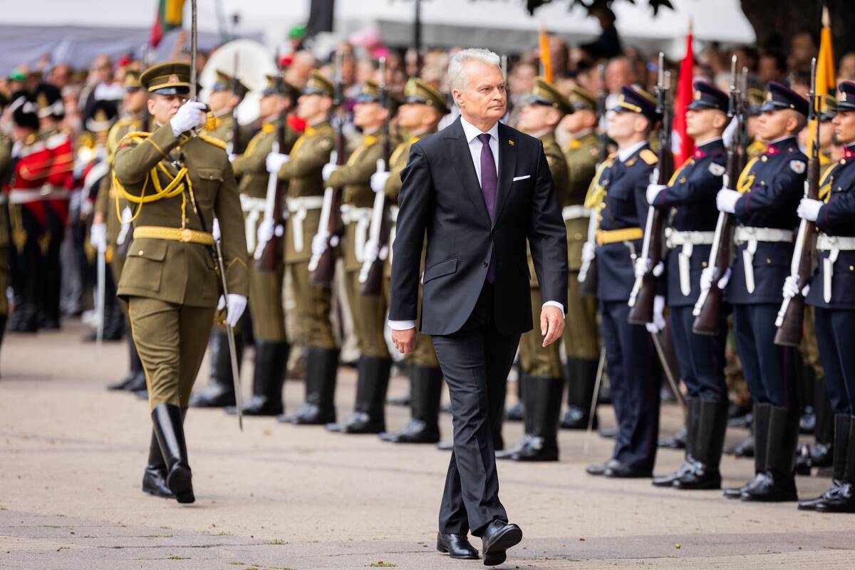 Valstybės vėliavų pakėlimo ceremonija