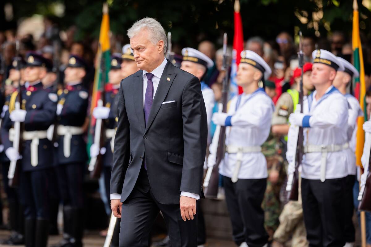 Valstybės vėliavų pakėlimo ceremonija