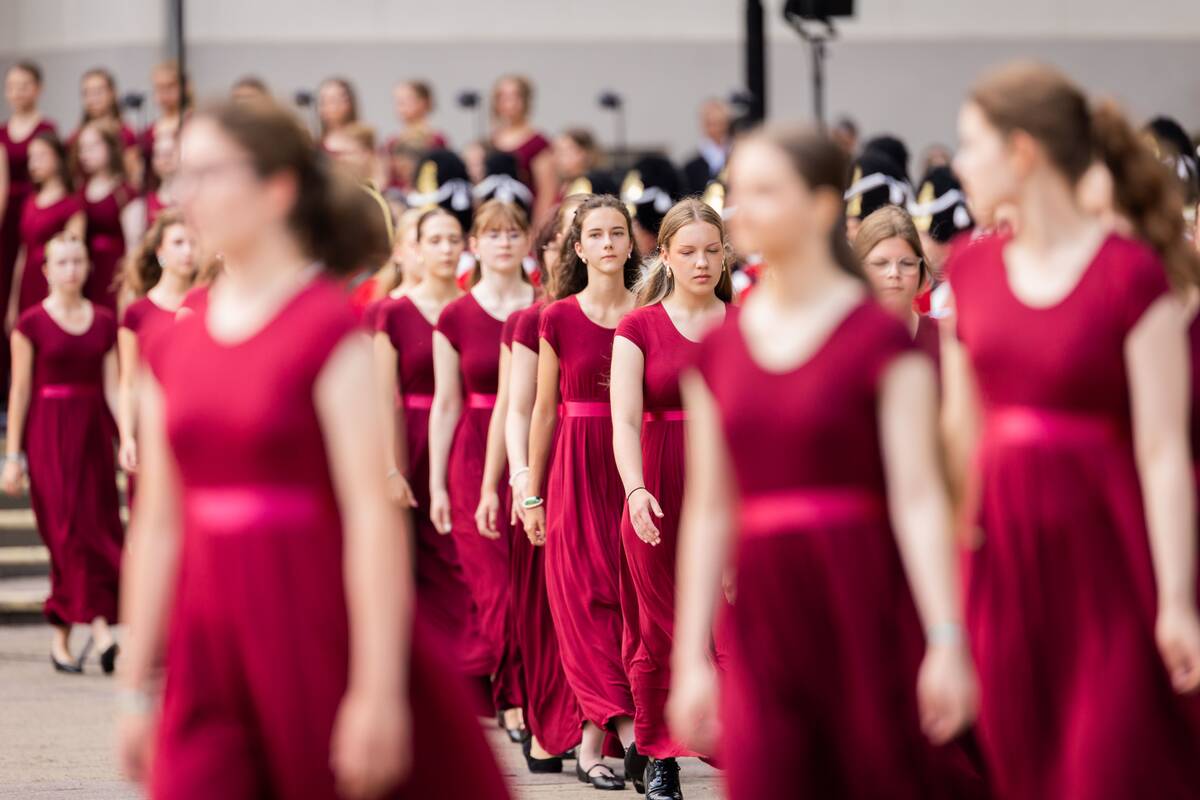Valstybės vėliavų pakėlimo ceremonija
