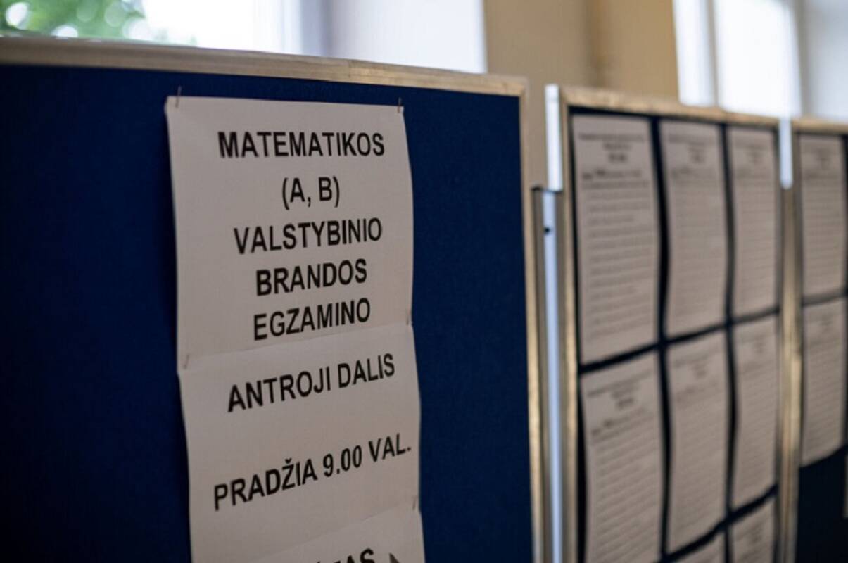 
<span>Abiturientai laikys paskutinį pakartotinės sesijos matematikos brandos egzaminą</span>
