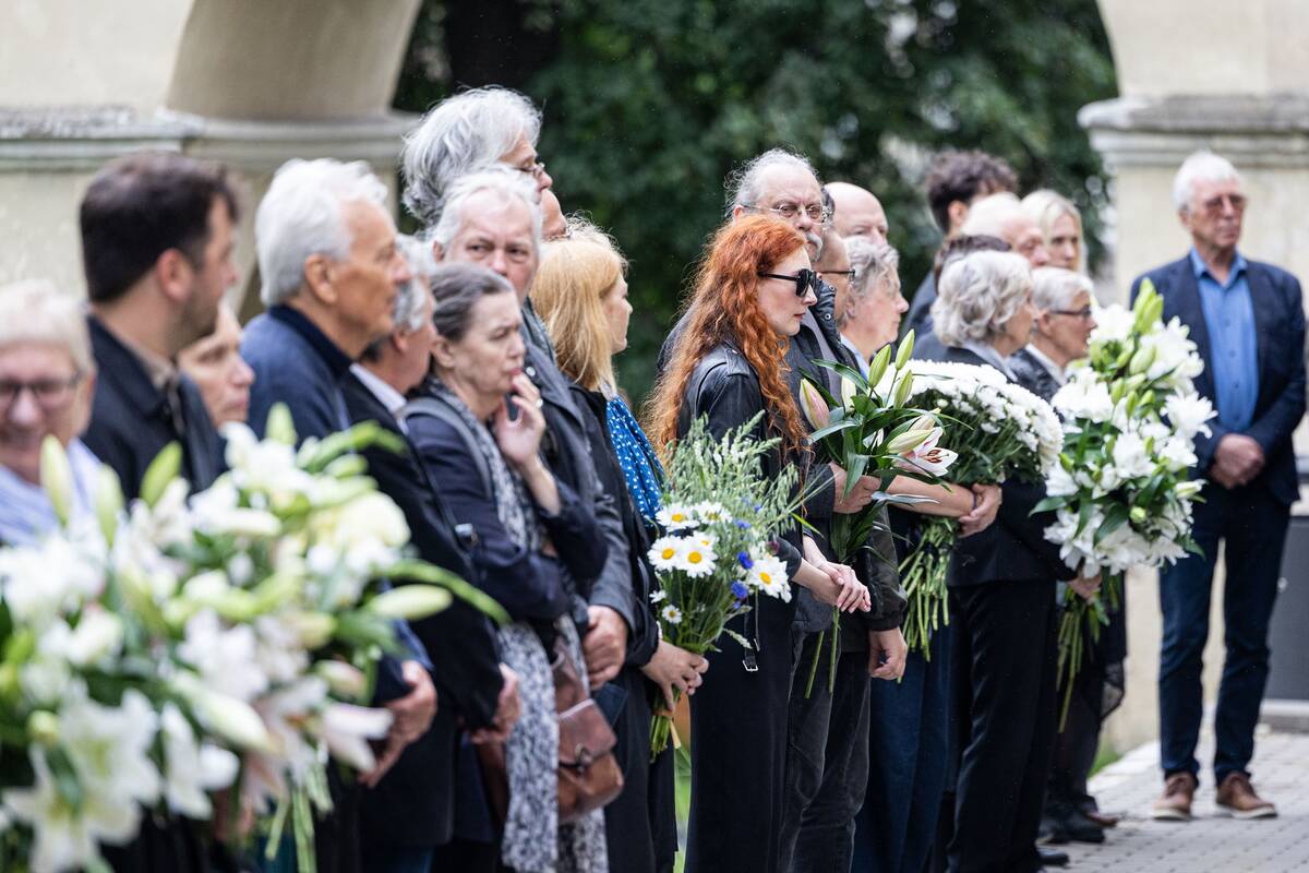 Poetas Aidas Marčėnas išlydėtas į paskutiniąją kelionę