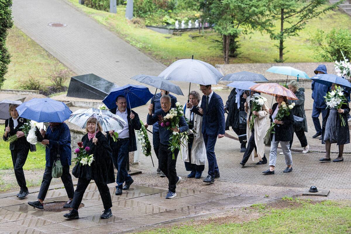 Poetas Aidas Marčėnas išlydėtas į paskutiniąją kelionę