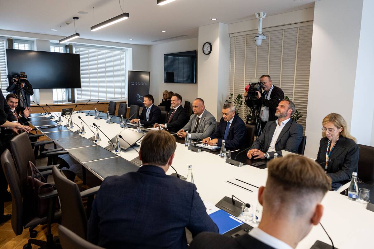 Pasitarimas dėl besitęsiančios šiukšlių krizės Vilniaus atliekų rūšiavimo gamykloje