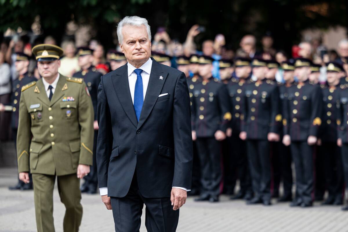 Prezidentas  58 kariūnams suteikė pirmąjį karininko laipsnį