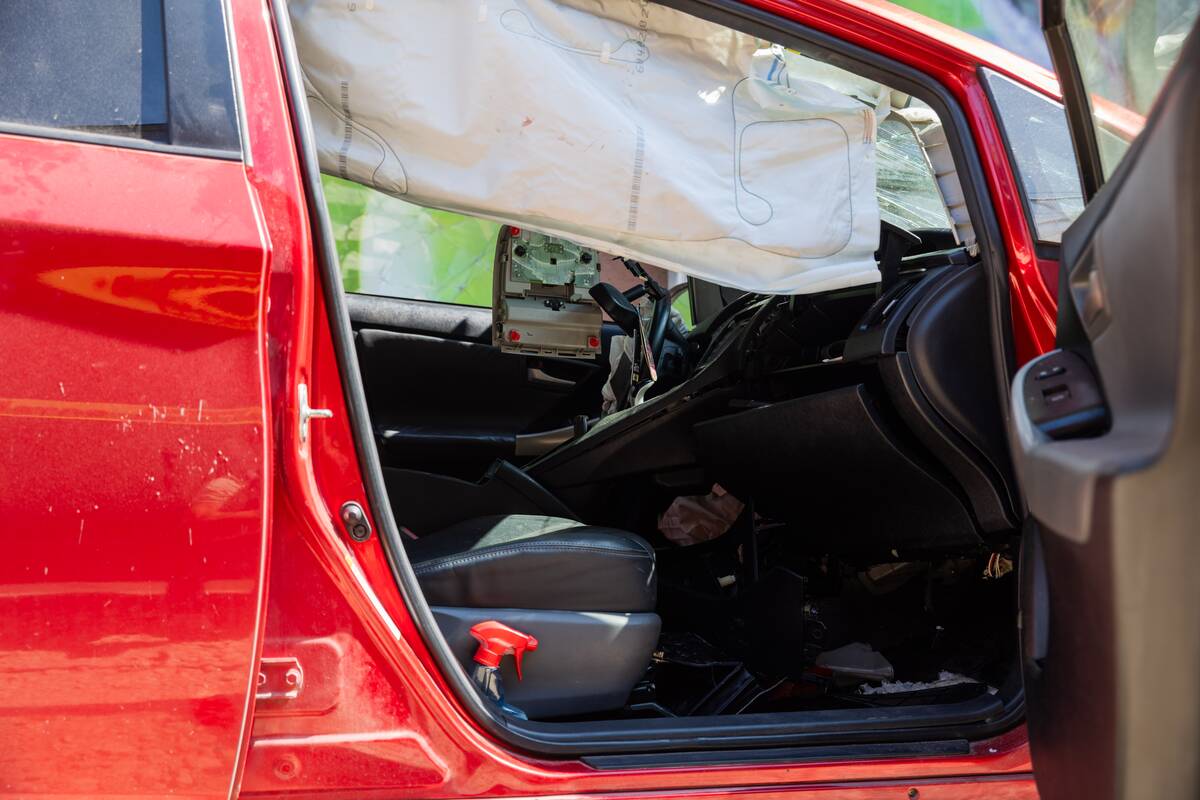 Vilniaus centre automobilis rėžėsi į viešojo transporto stotelę