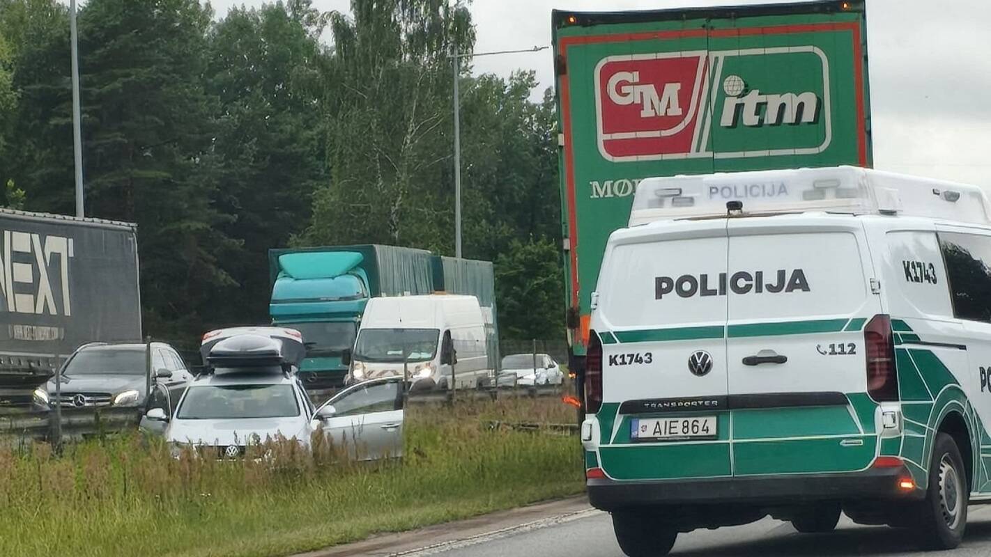 
<span>Ties Kaunu – sunkiasvorio ir lengvojo automobilio susidūrimas</span>
