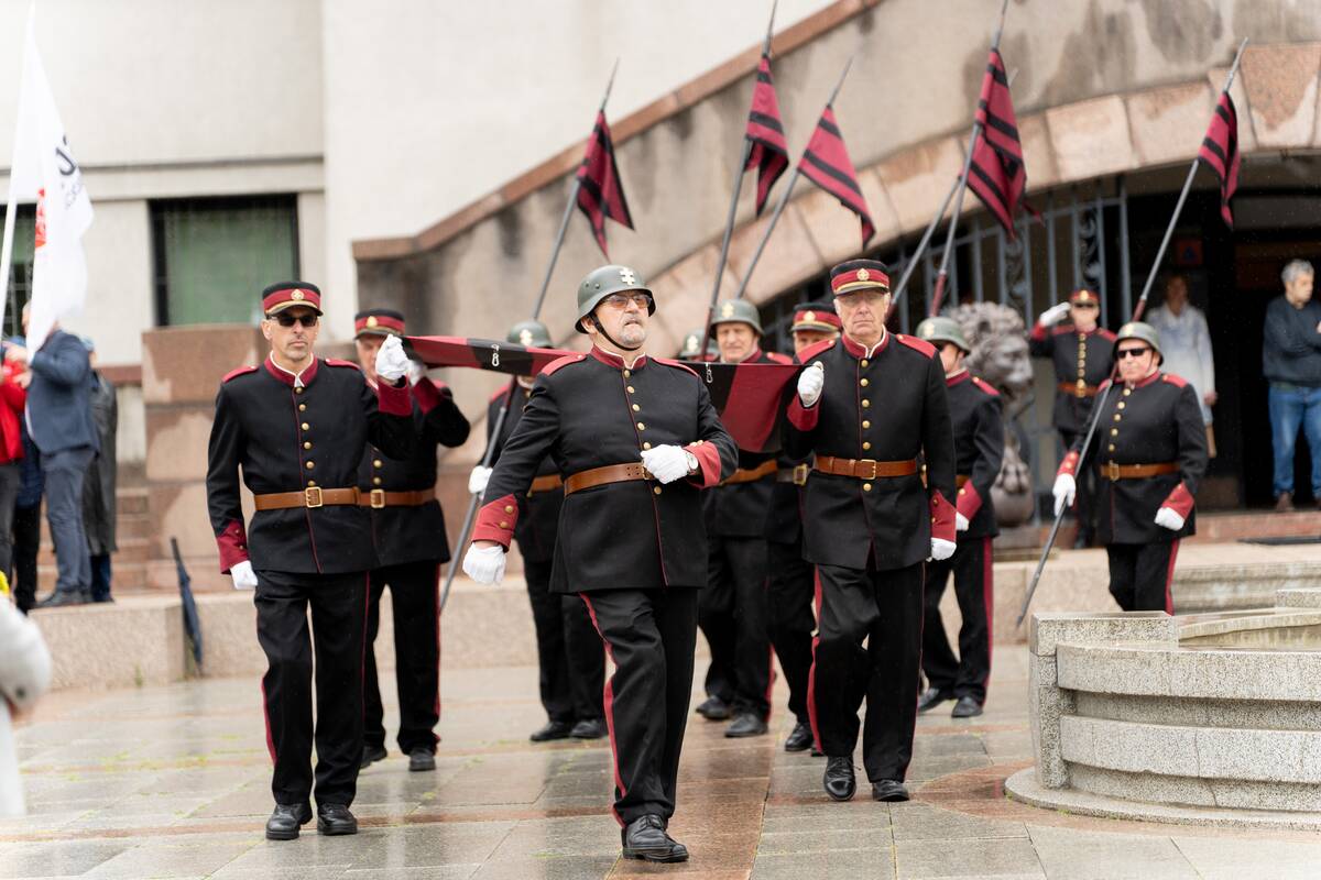 Kaune Valstybės diena – po skėčiais, bet su tradicijomis