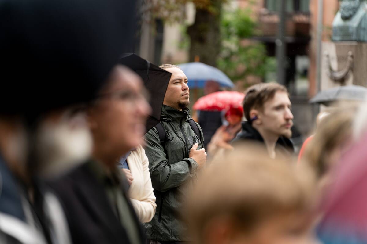 Kaune Valstybės diena – po skėčiais, bet su tradicijomis