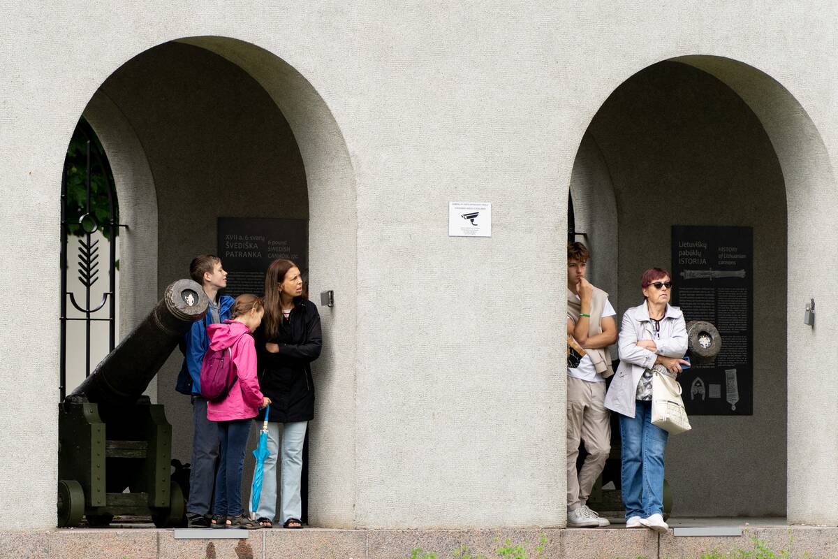 Kaune Valstybės diena – po skėčiais, bet su tradicijomis