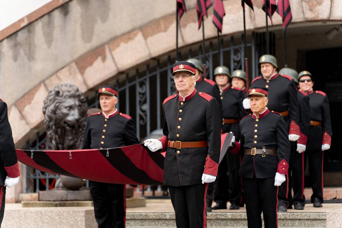Kaune Valstybės diena – po skėčiais, bet su tradicijomis