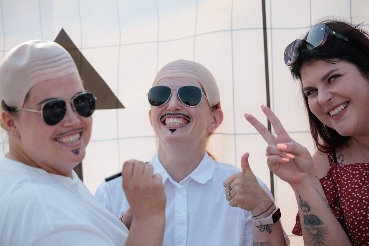 Gerbėjai renkasi į Pitbull'io koncertą  